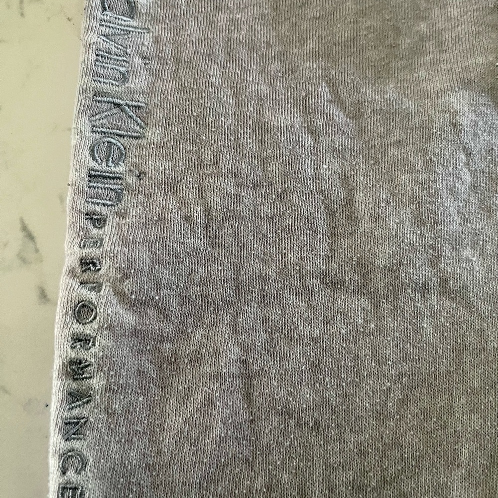 Wmns M super worn-in pre-loved Calvin Klein sweat shorts, pale gray